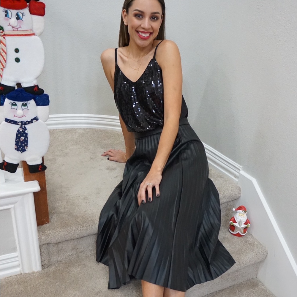Elegant Black Faux Leather Pleated Skirt